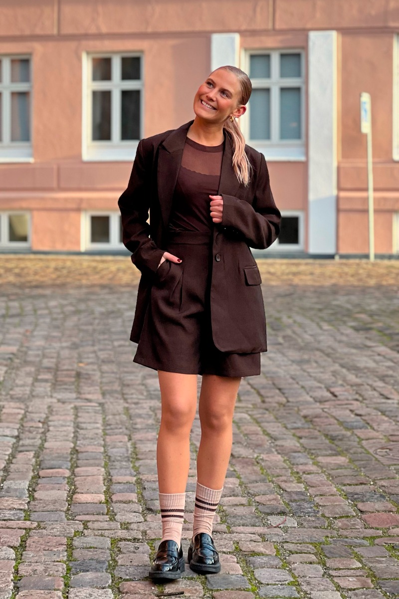 Blazer   Bellis Blazer   Dark Brown fra Loved By Lykke